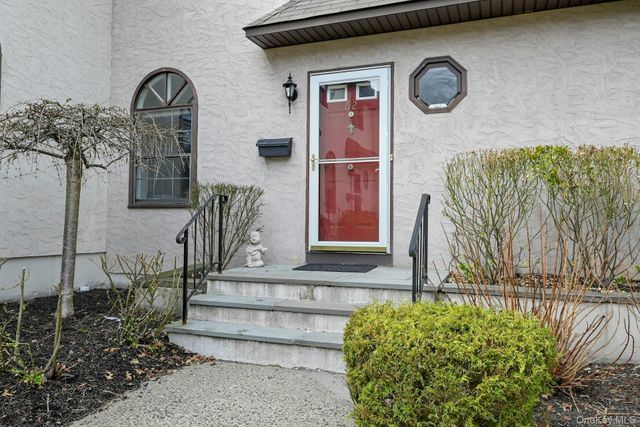 62 Somerset Drive, Suffern, NY 10901