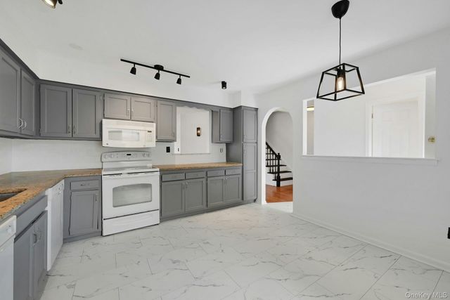 62 Somerset Drive, Suffern, NY 10901