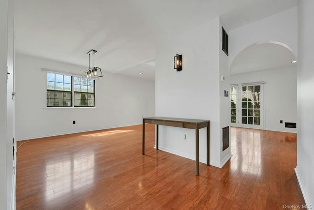 62 Somerset Drive, Suffern, NY 10901