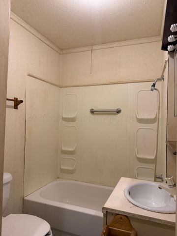 507 Ave B SE, Childress, TX 79201