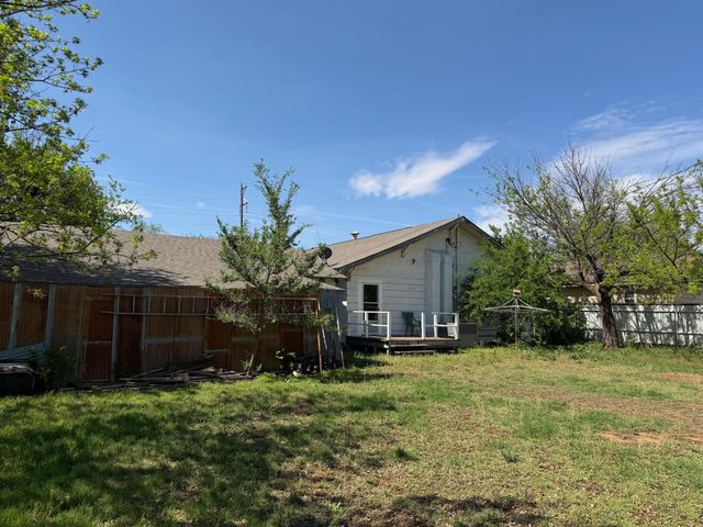 507 Ave B SE, Childress, TX 79201