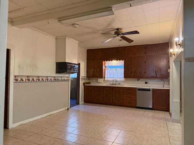 507 Ave B SE, Childress, TX 79201