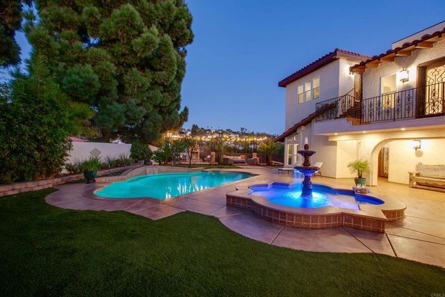 6817 Vianda Ct Court, Carlsbad, CA 92009