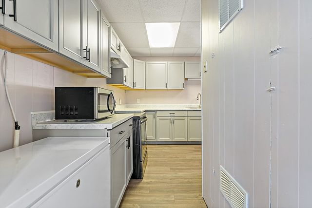 3140 Oregon Dr, Lower Burrell, PA 15068