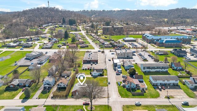 3140 Oregon Dr, Lower Burrell, PA 15068