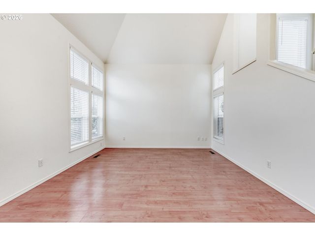 5286 Nw WAHKEENA Ln, Portland, OR 97229