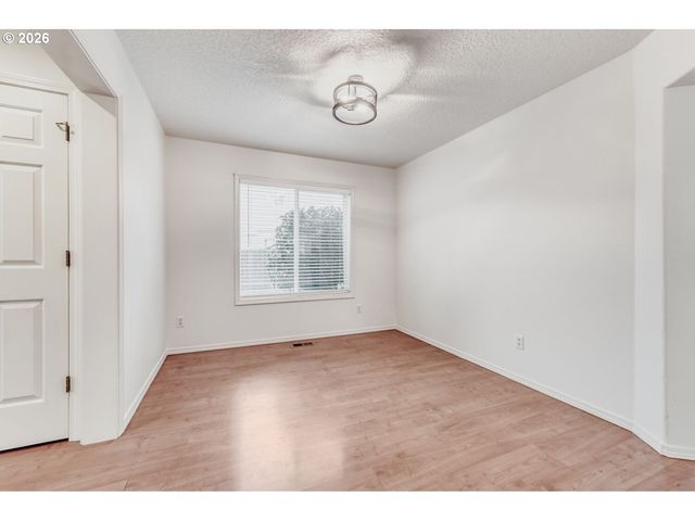 5286 Nw WAHKEENA Ln, Portland, OR 97229