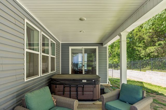 3020 Fernwood Ln, Columbia, TN 38401