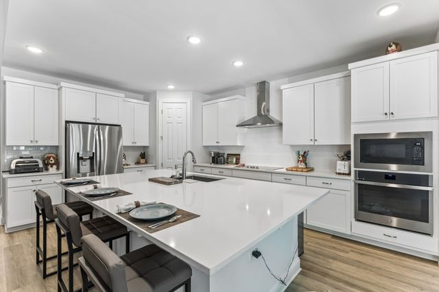 3020 Fernwood Ln, Columbia, TN 38401