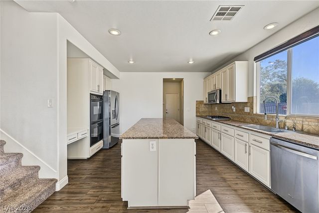 5528 Ambrosia Stream Avenue, Las Vegas, NV 89131