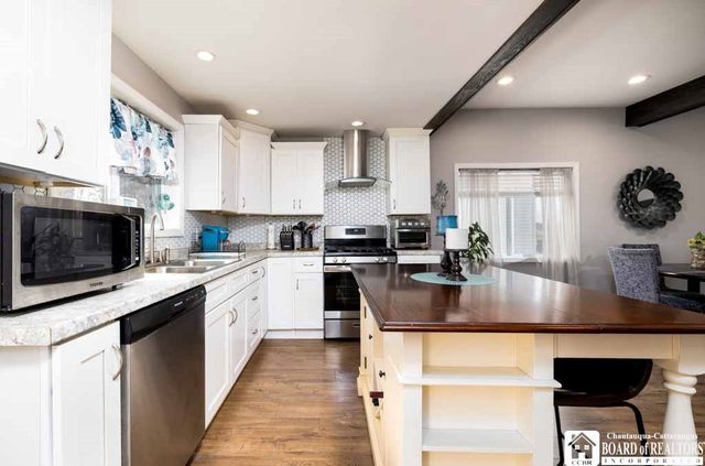 15 Robinson Street, Hanover, NY 14136