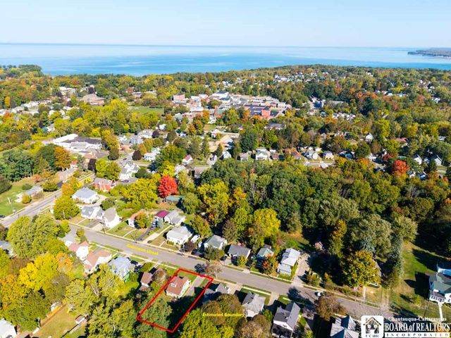 15 Robinson Street, Hanover, NY 14136