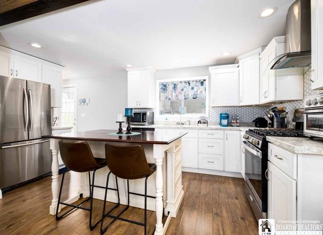 15 Robinson Street, Hanover, NY 14136