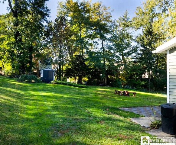 15 Robinson Street, Hanover, NY 14136