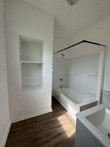 1303 Root Street, Flint, MI 48503