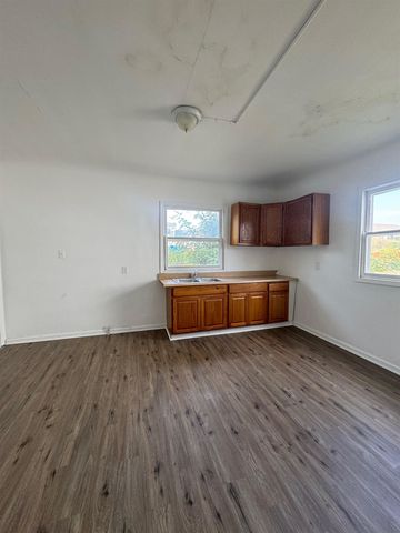 1303 Root Street, Flint, MI 48503