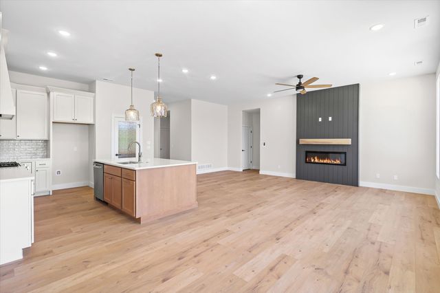 5367 ATHENA DR, Columbia, MO 65203