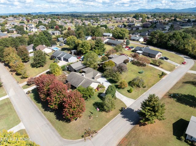 402 Golf View Drive, Maryville, TN 37801