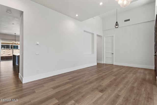 327 Toyon Court, Thousand Oaks, CA 91362
