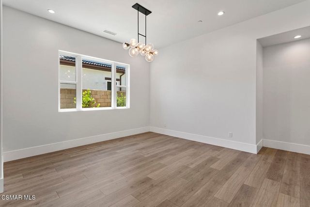 327 Toyon Court, Thousand Oaks, CA 91362