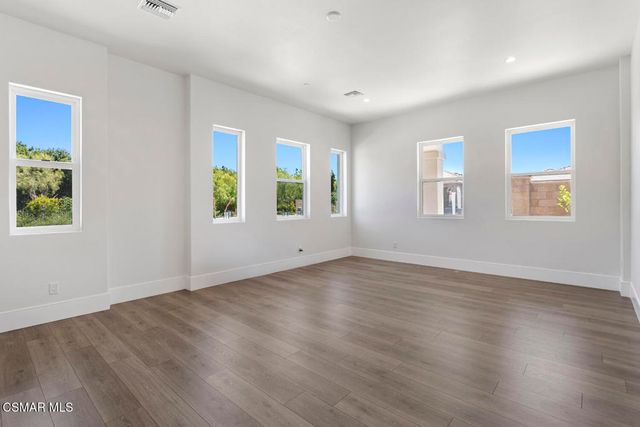 327 Toyon Court, Thousand Oaks, CA 91362