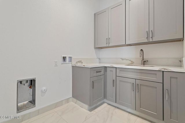 327 Toyon Court, Thousand Oaks, CA 91362