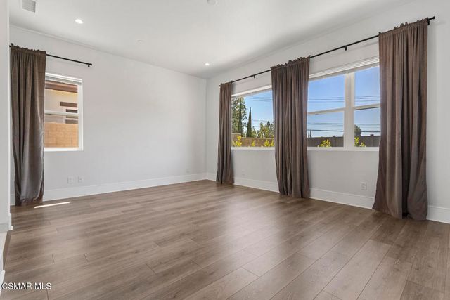 327 Toyon Court, Thousand Oaks, CA 91362