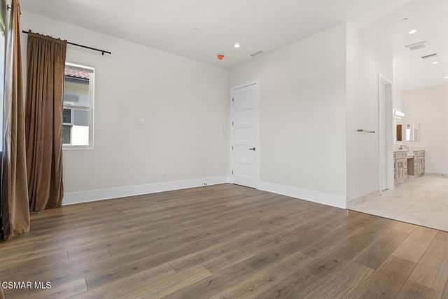 327 Toyon Court, Thousand Oaks, CA 91362