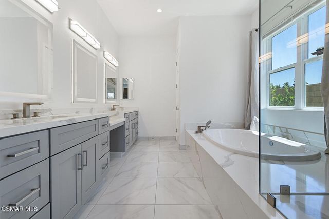 327 Toyon Court, Thousand Oaks, CA 91362