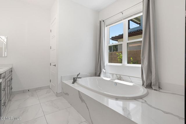 327 Toyon Court, Thousand Oaks, CA 91362