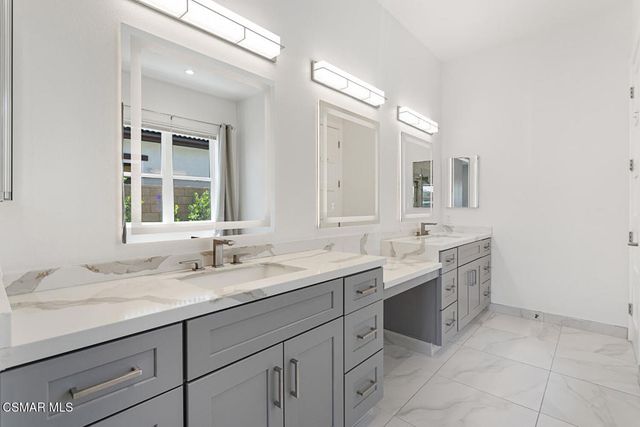 327 Toyon Court, Thousand Oaks, CA 91362