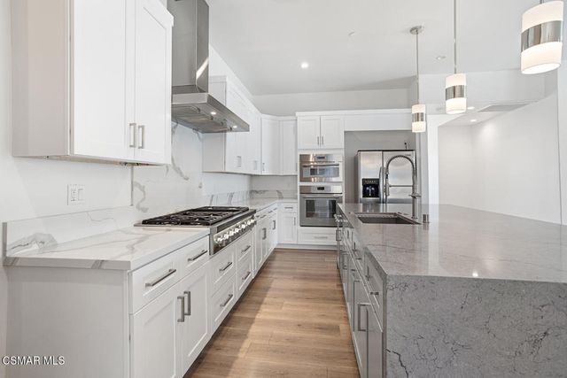327 Toyon Court, Thousand Oaks, CA 91362