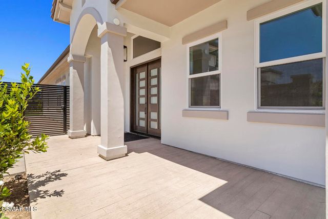 327 Toyon Court, Thousand Oaks, CA 91362