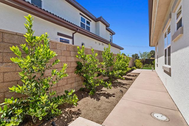 327 Toyon Court, Thousand Oaks, CA 91362