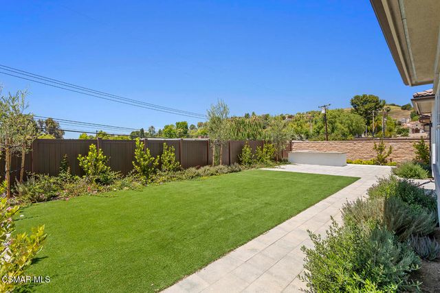 327 Toyon Court, Thousand Oaks, CA 91362