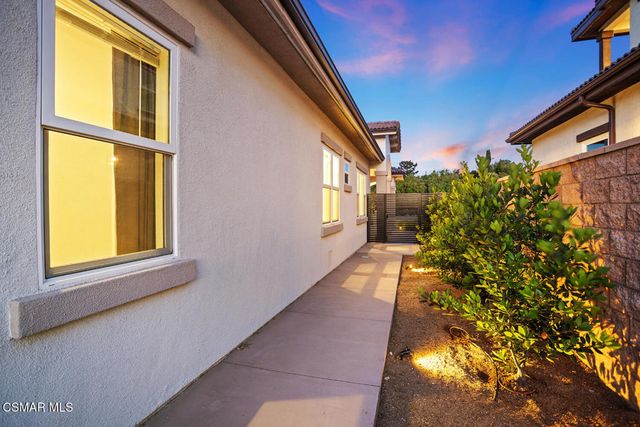 327 Toyon Court, Thousand Oaks, CA 91362