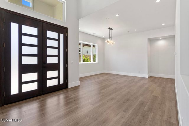 327 Toyon Court, Thousand Oaks, CA 91362
