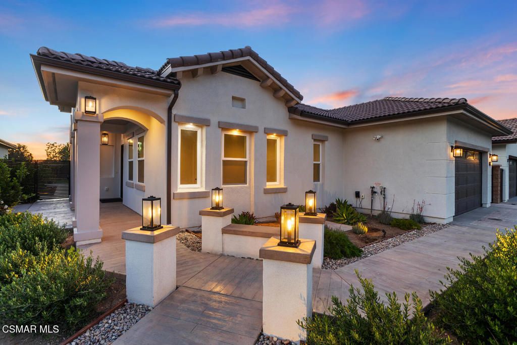 327 Toyon Court, Thousand Oaks, CA 91362