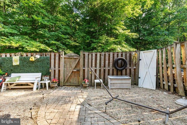 5201 LONSDALE DR, Springfield, VA 22151
