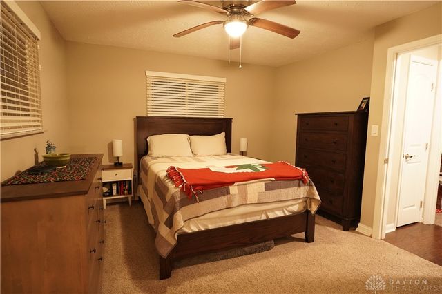 4096 Woodedge Drive, Bellbrook, OH 45305