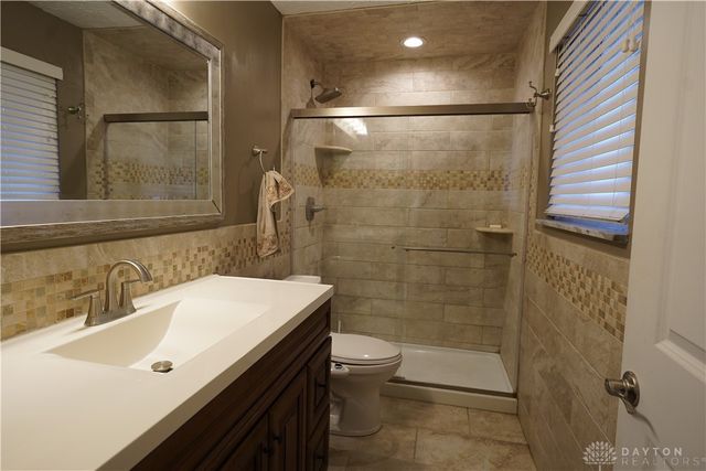 4096 Woodedge Drive, Bellbrook, OH 45305