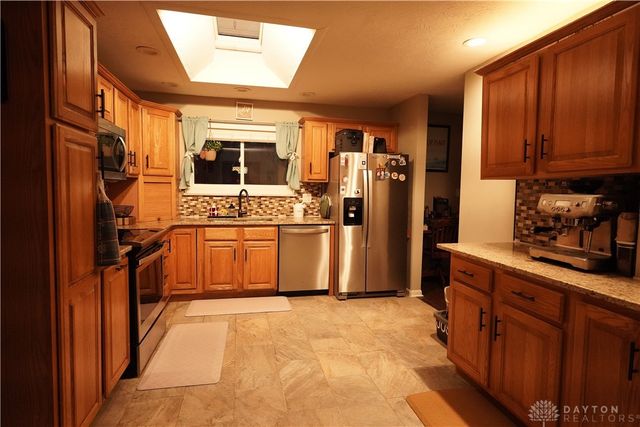 4096 Woodedge Drive, Bellbrook, OH 45305