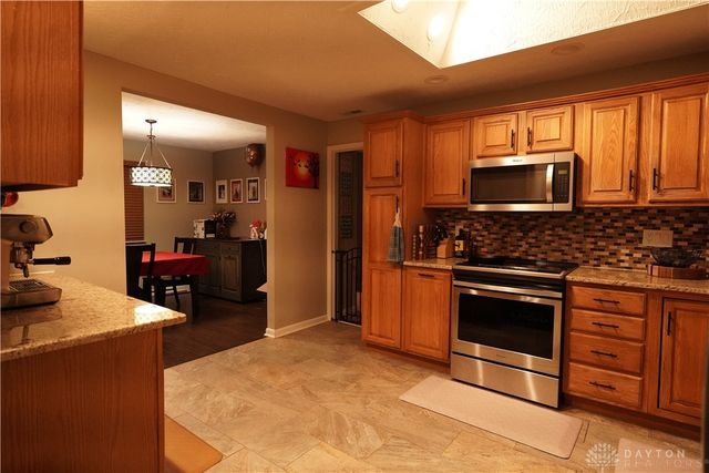 4096 Woodedge Drive, Bellbrook, OH 45305