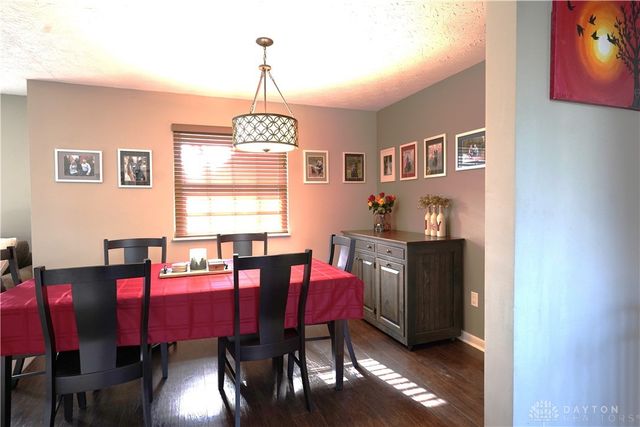 4096 Woodedge Drive, Bellbrook, OH 45305