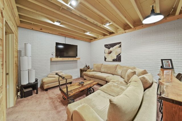 1853 Shady Lane, Brooklyn, MI 49230