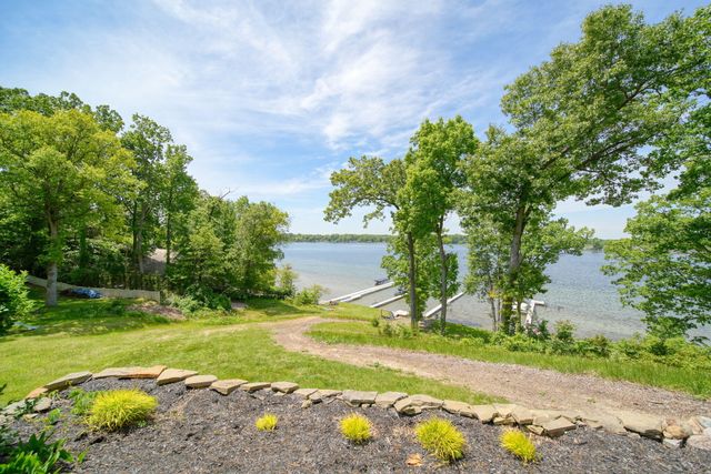 1853 Shady Lane, Brooklyn, MI 49230