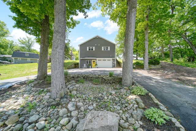 1853 Shady Lane, Brooklyn, MI 49230