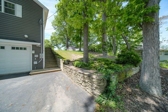 1853 Shady Lane, Brooklyn, MI 49230