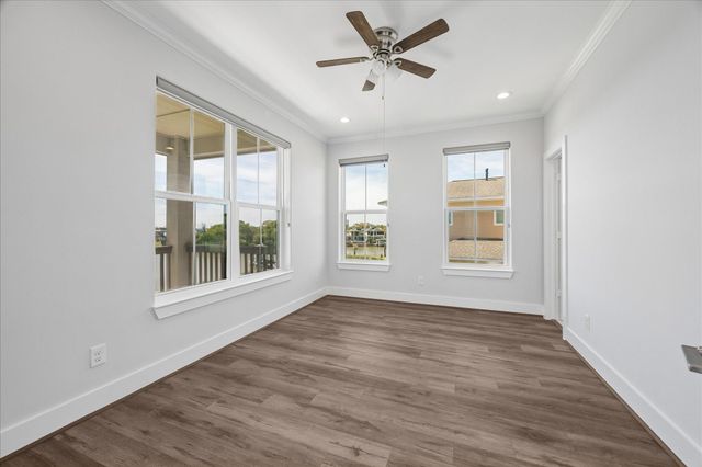 2001 Oceanview Drive, Seabrook, TX 77586