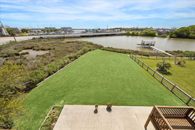 2001 Oceanview Drive, Seabrook, TX 77586